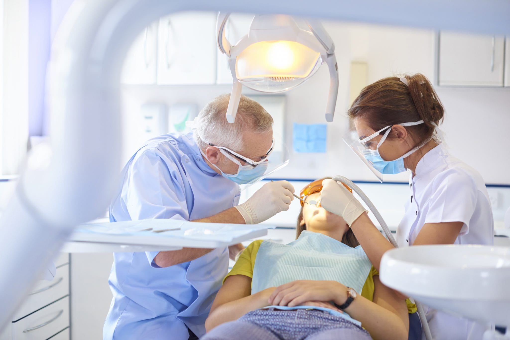can a cracked tooth be saved with a dental crown